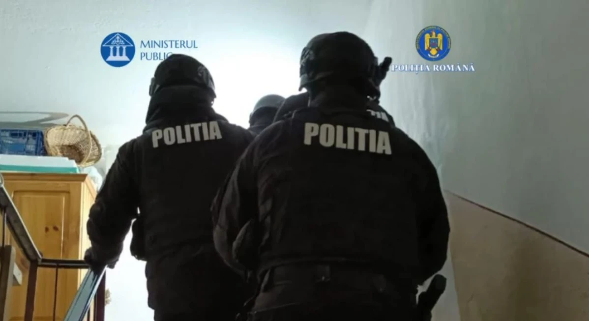 16 ruşi, trimişi în judecată pentru falsificare de acte în vederea obţinerii cetăţeniei române