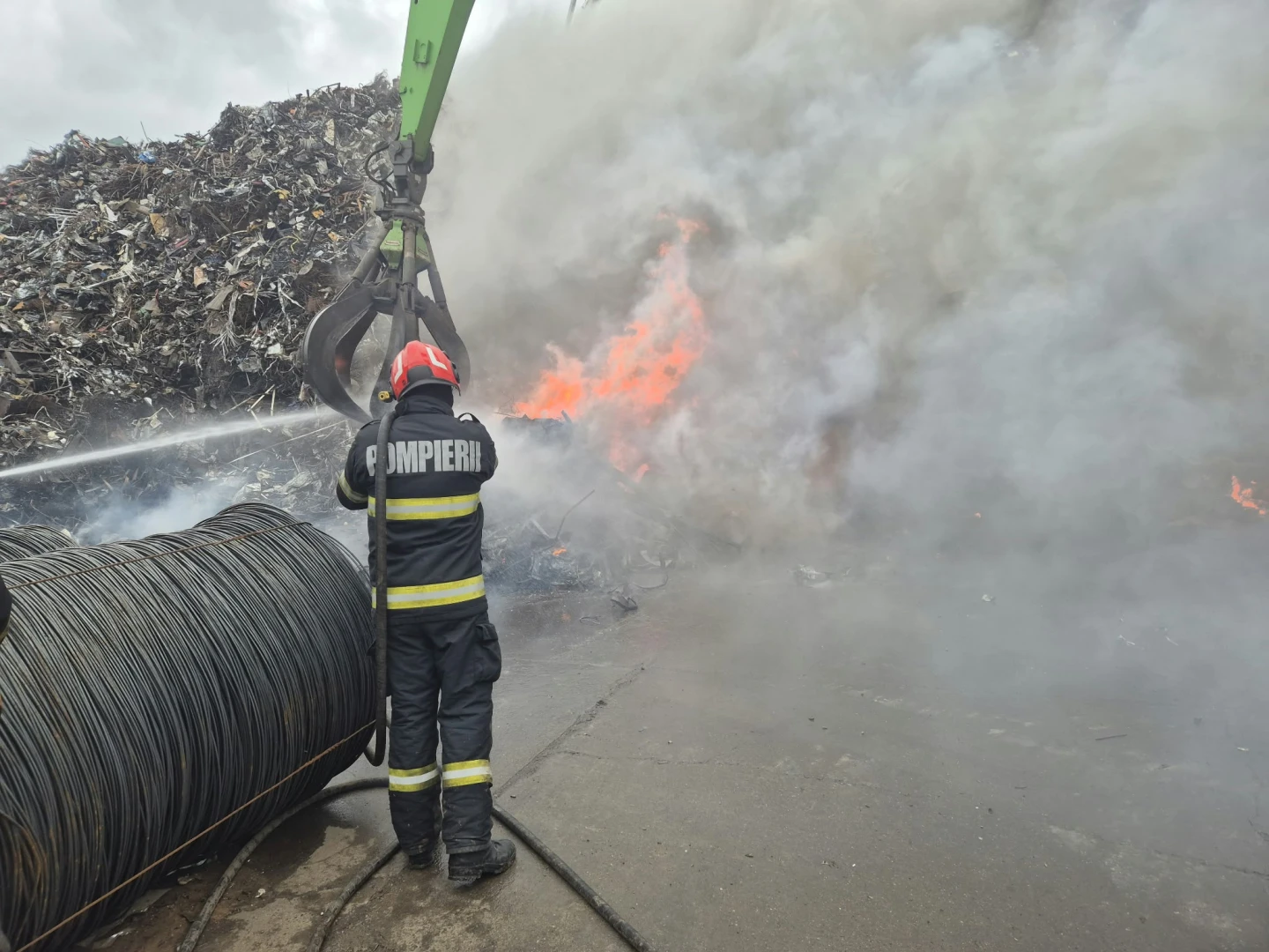 Incendiu în Portul Agigea! Trei autospeciale de pompieri, trimise la intervenție