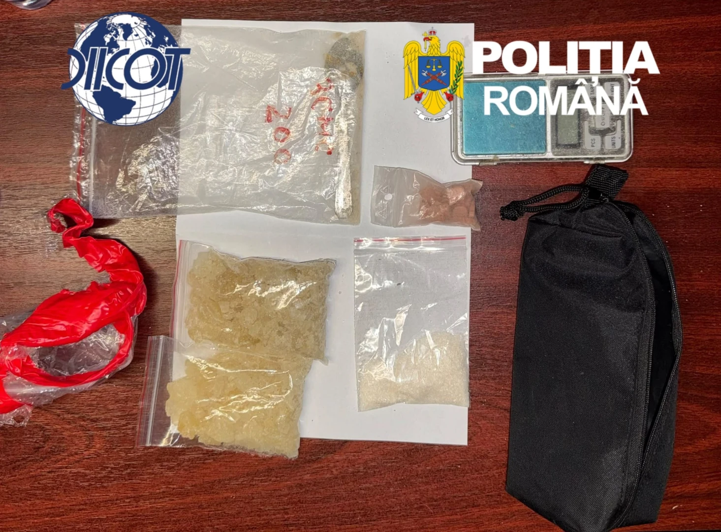 Tânăr suspectat de trafic de droguri, prins în flagrant de polițiști în tren, pe ruta București-Constanța