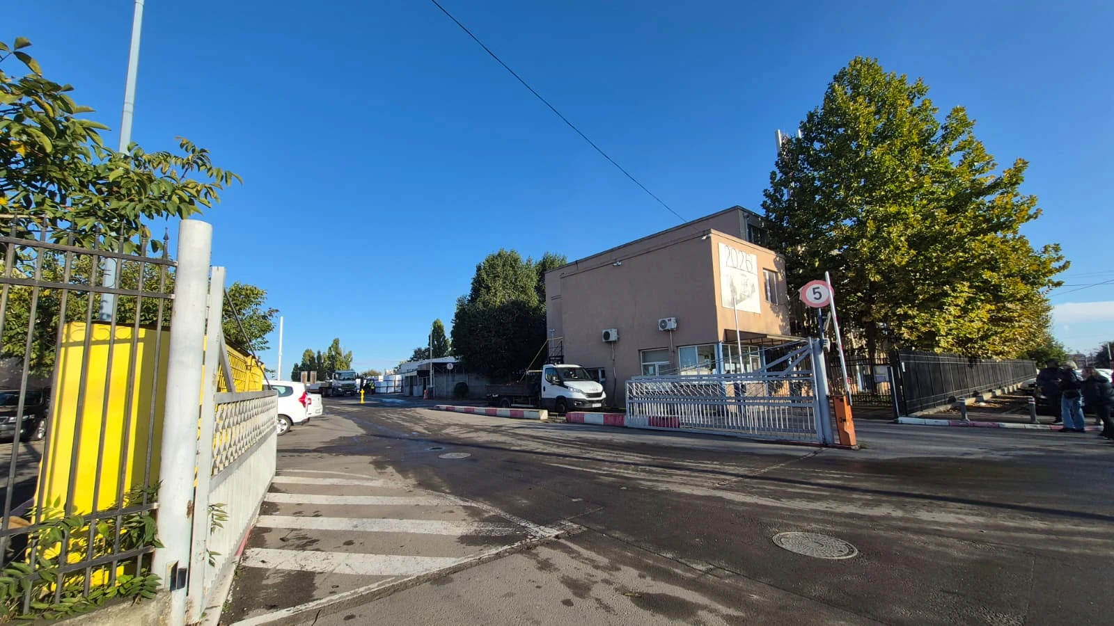 Percheziții la Confort Urban
