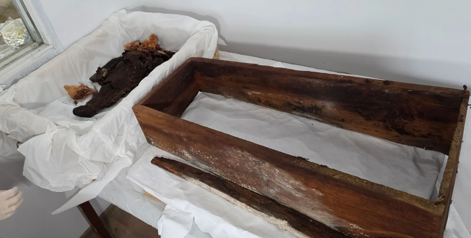 Noi detalii privind sarcofagul de epocă romană descoperit la Constanța (FOTO) – foto 4