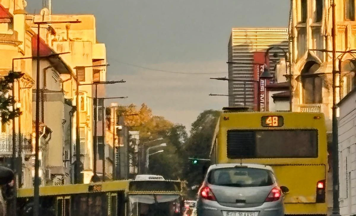 Trei linii CT BUS circulă pe trasee deviate, după blocarea unei intersecții