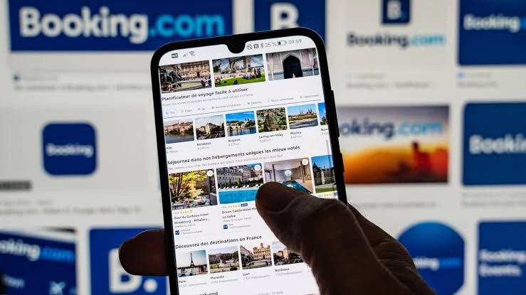 Comisia Europeană investighează Booking.com pentru posibile încălcări ale legislației privind serviciile digitale