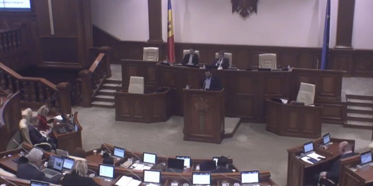 Sursă foto: Facebook - Parlamentul Republicii Moldova (captură video)
