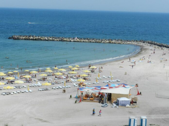 zoom-beach-constanta