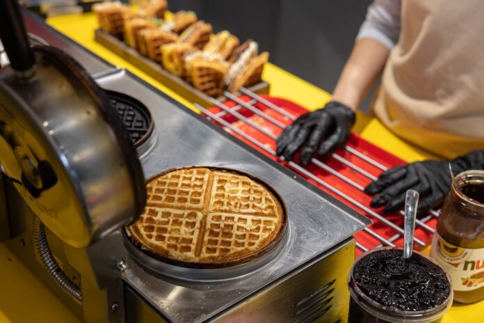 Famous-Waffles-desert-rapid-si-bun-gatit-pe-loc-proaspat-04