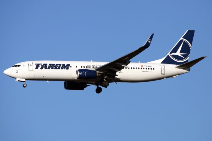 YR-BGK_Boeing_737-82R_Tarom_LHR_17.1.22
