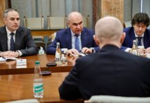 Proiectul de lege care interzice cumulul pensiei cu salariul, în sistemul public, urmează să fie adoptat astăzi